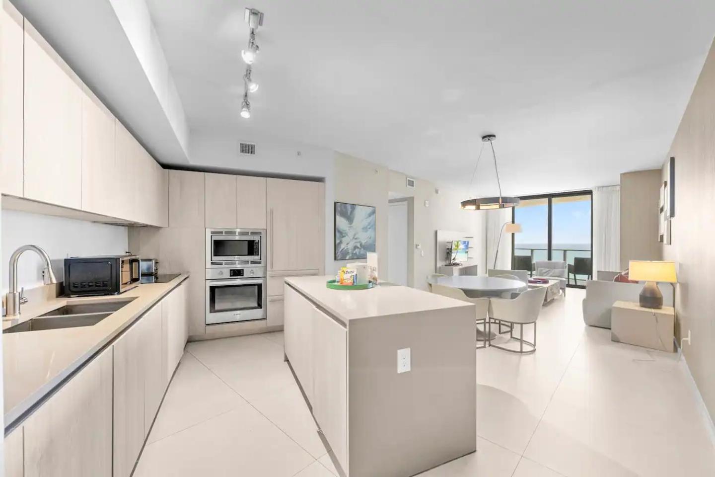 Upscale Comfort And Breathtaking Views At H Hollywood Residences By Zelloo Beverley Beach Exterior foto